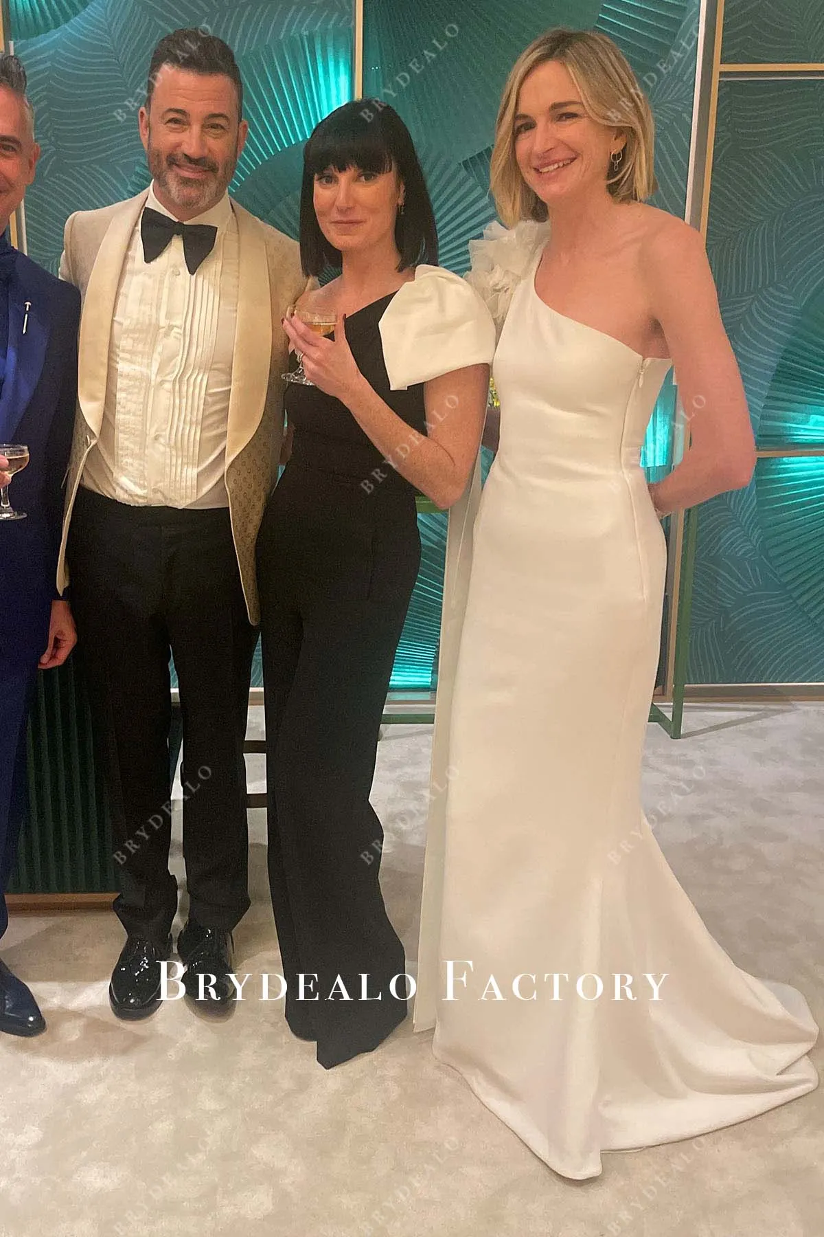 Molly McNearney 2024 Oscars White One-Shoulder Celebs Dress